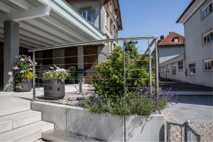 Gedeckte Sitzplatzsituation